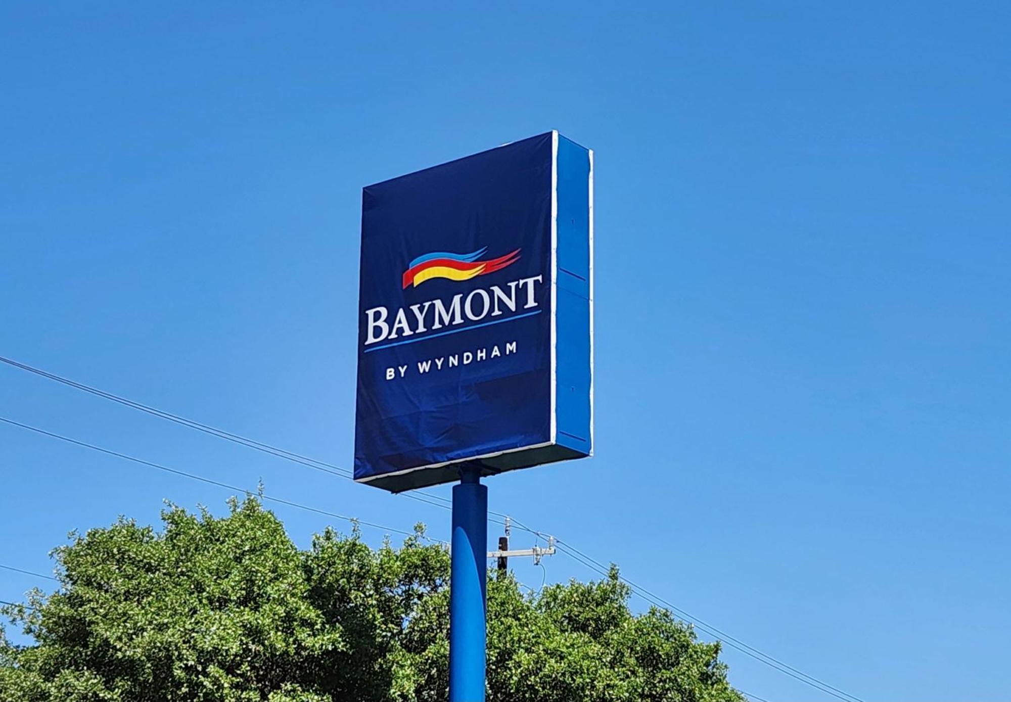 ホテル Baymont By Wyndham San Antonio Airport エクステリア 写真