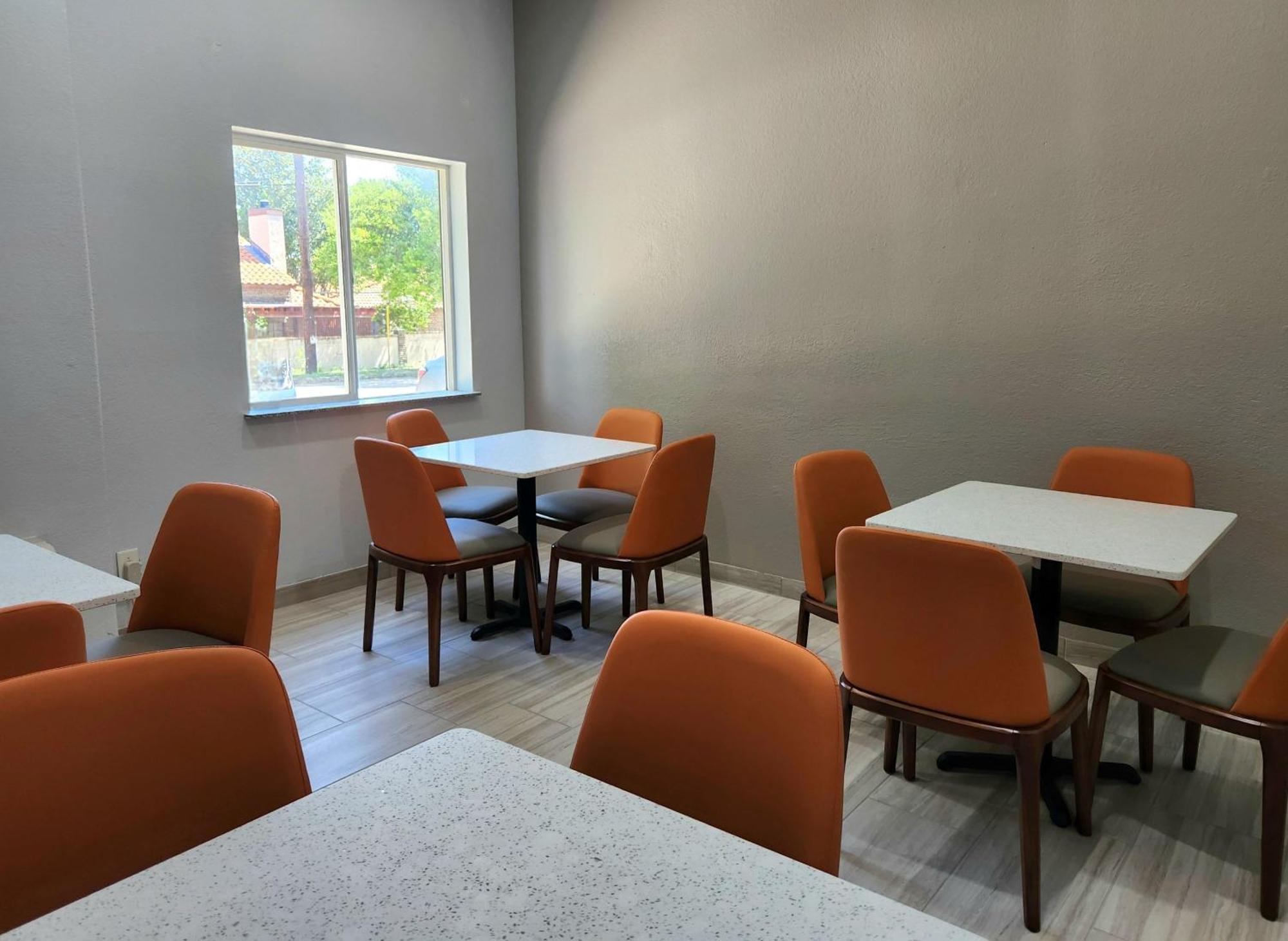 ホテル Baymont By Wyndham San Antonio Airport エクステリア 写真
