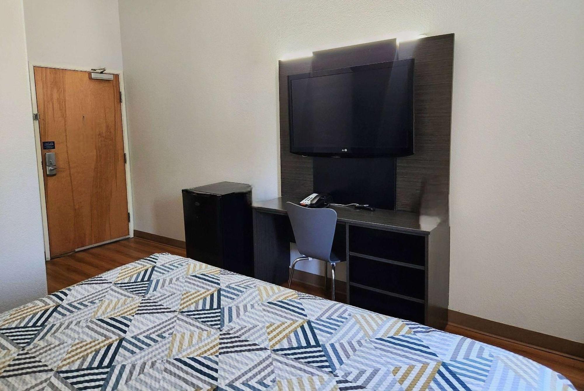 ホテル Baymont By Wyndham San Antonio Airport エクステリア 写真