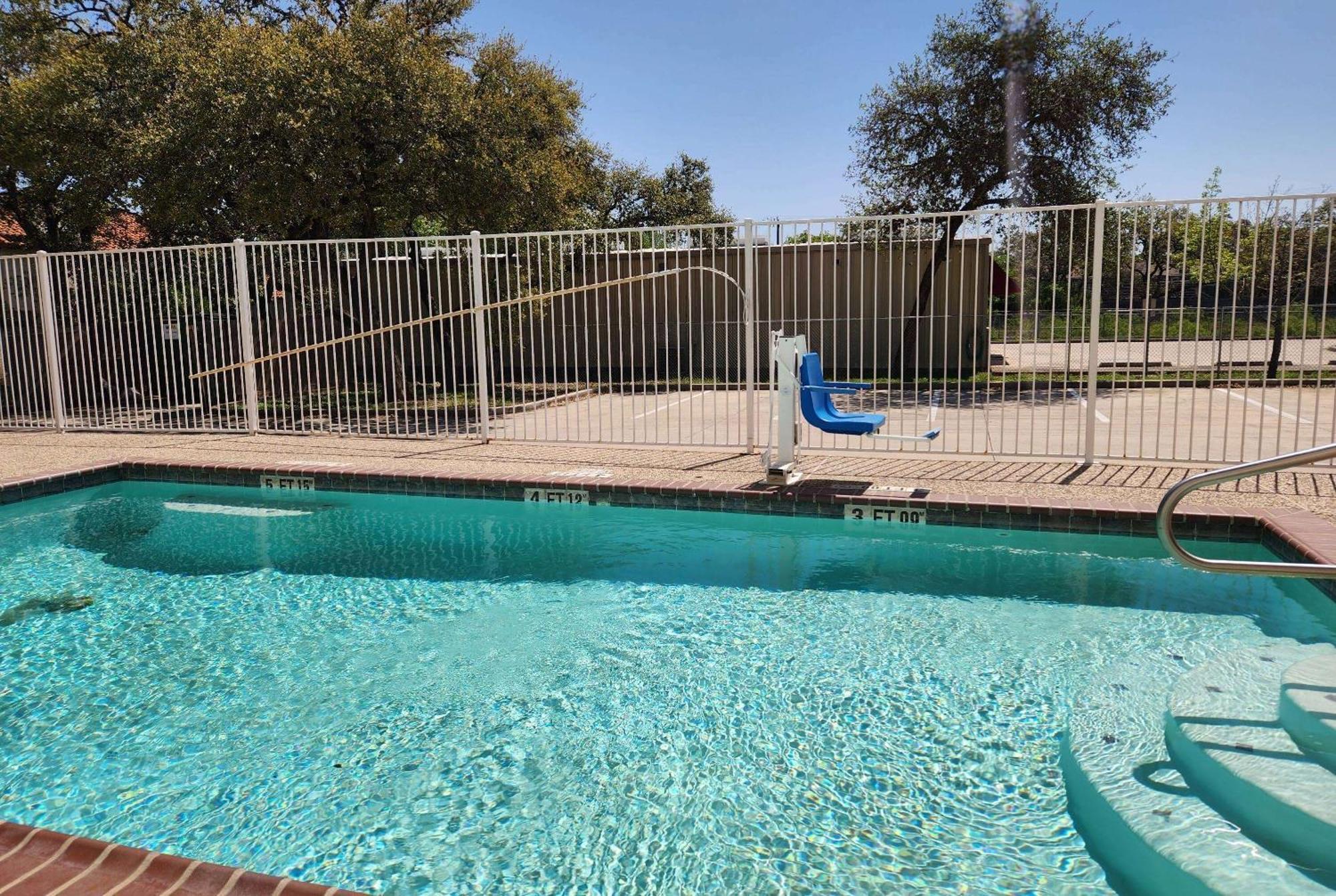 ホテル Baymont By Wyndham San Antonio Airport エクステリア 写真
