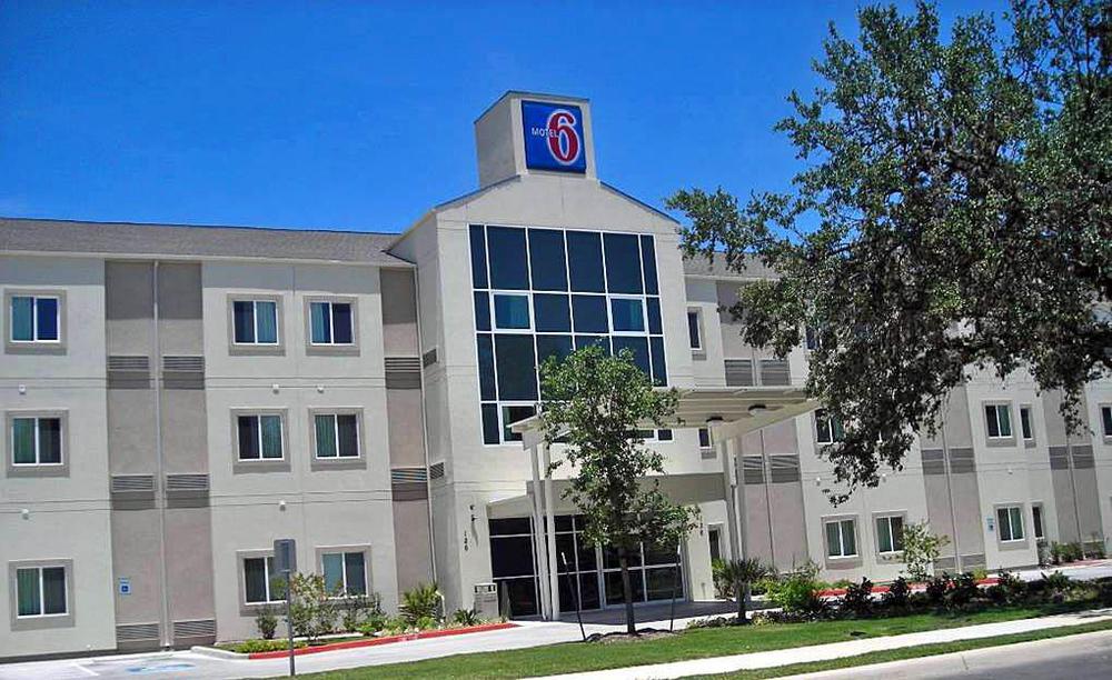 ホテル Baymont By Wyndham San Antonio Airport エクステリア 写真